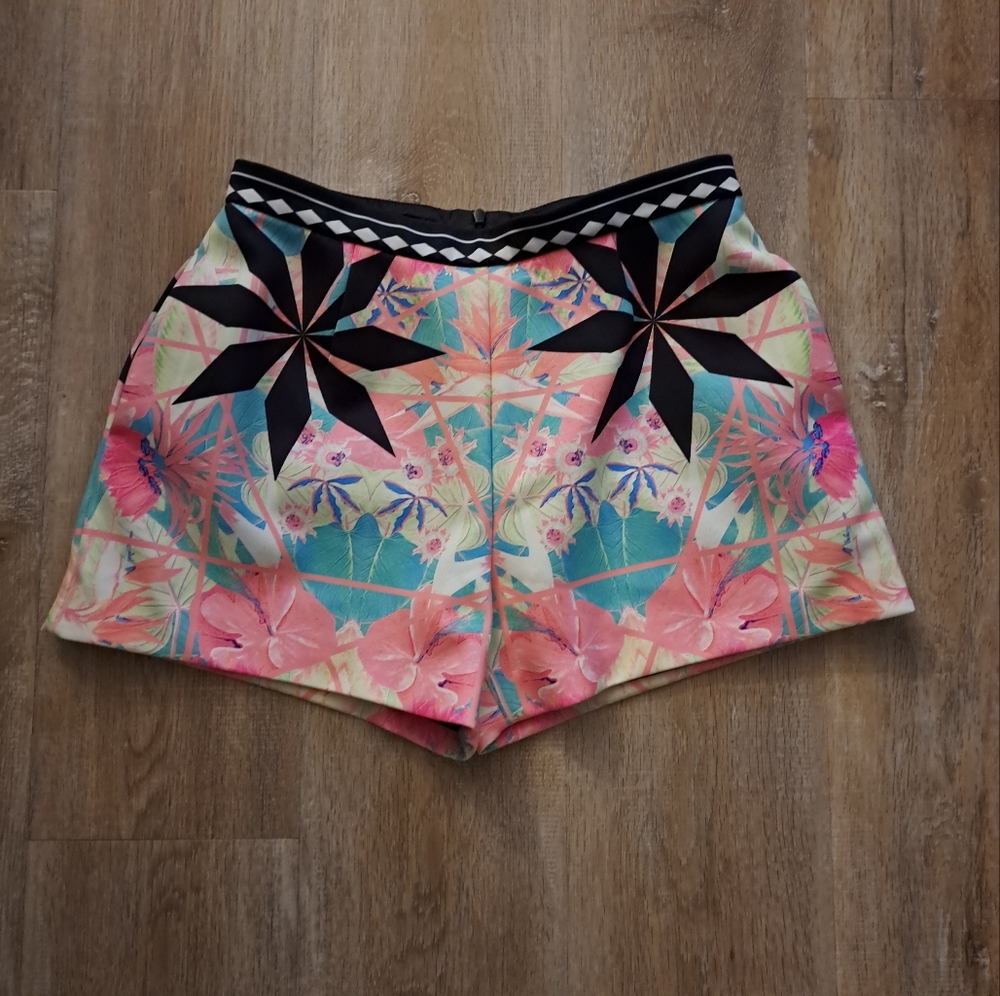 Fairwhale Creative Urbanwear Satiny Floral Bright Summer Shorts Women Size Large